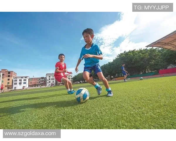 在绿茵场上诉说爱意的足球情话图集